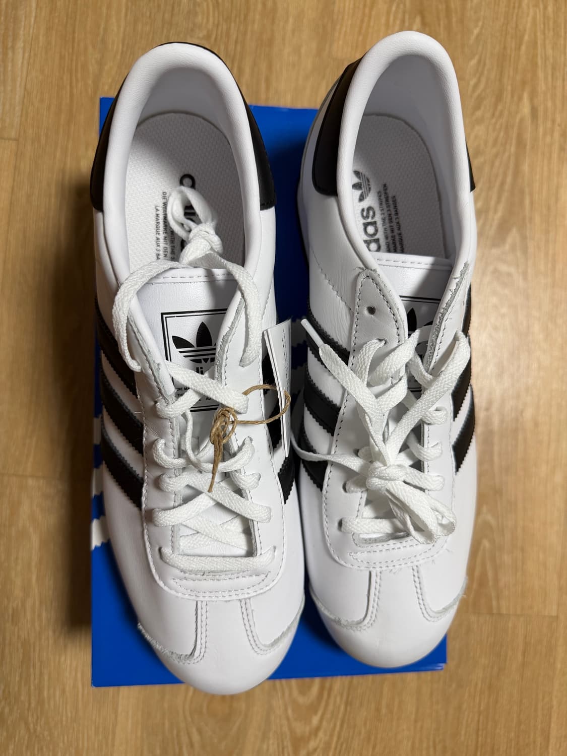 Adidas shoes white (brand new) 상품이미지1