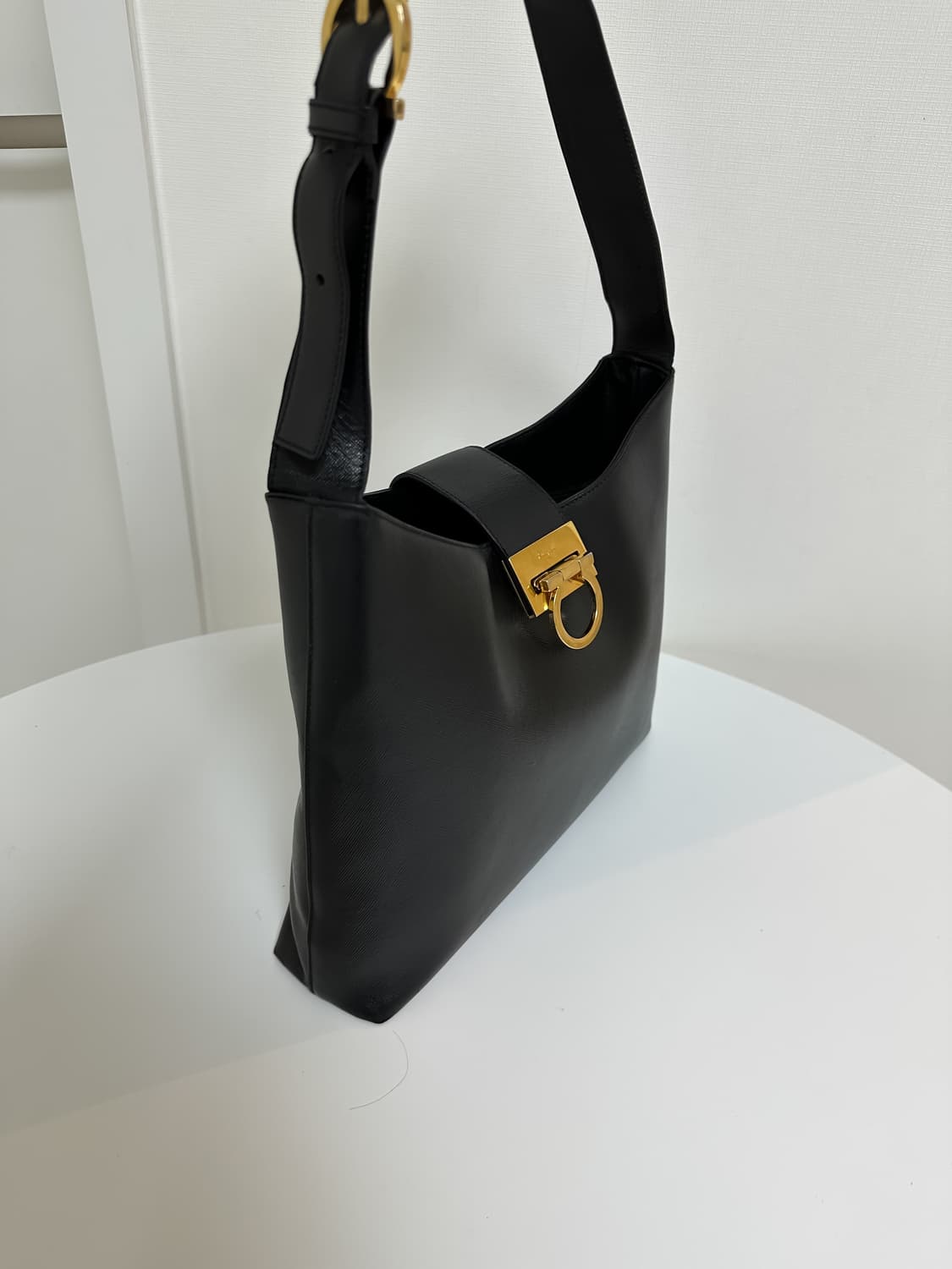 정품 페라가모 트리폴리오 숄더백 상품이미지5