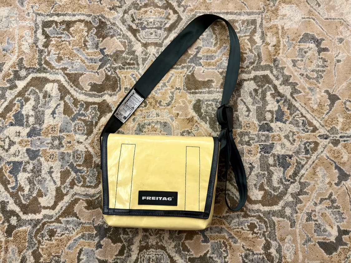 [프라이탁] 라씨 메신저백 (올레몬/옐로우) 상큼한 데일리 포인트백 상품이미지1