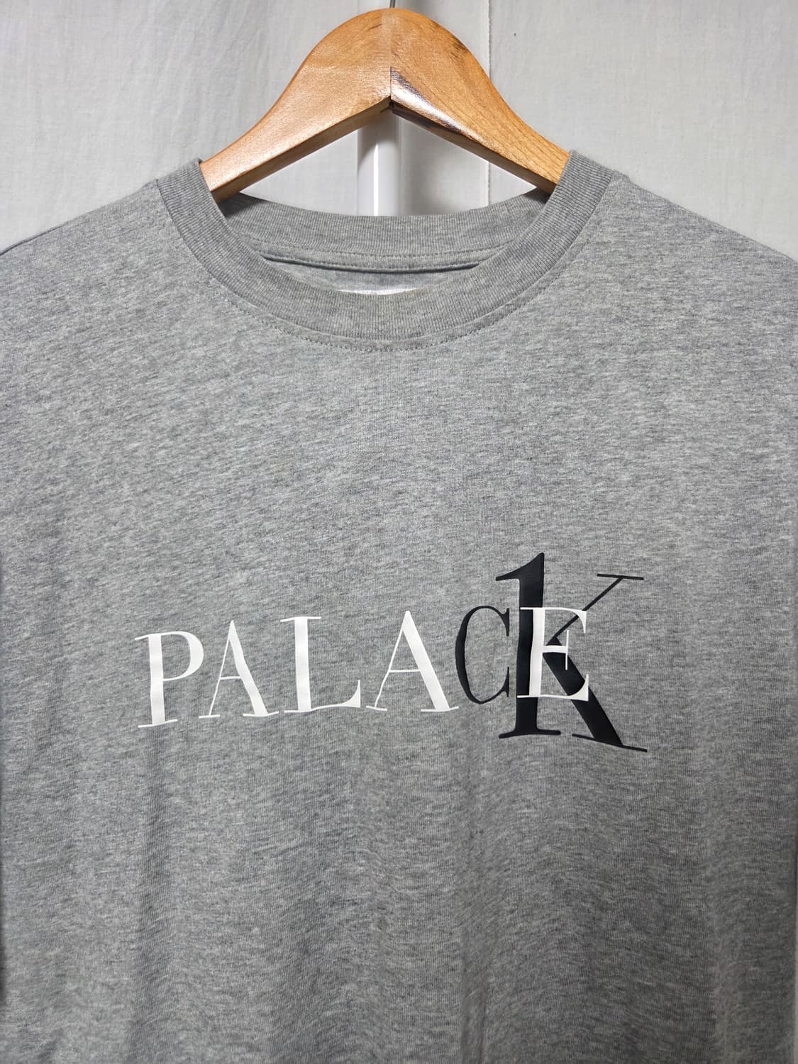 Palace × Calvin Klein 로고 티셔츠 상품이미지3