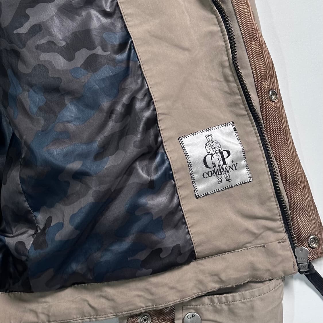 CP컴퍼니 베이지 고글 후드 자켓  상품이미지9