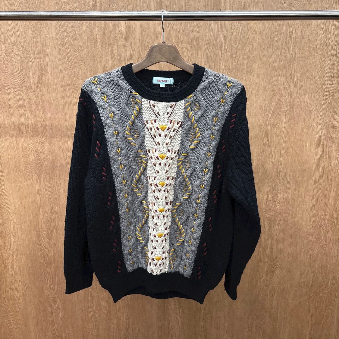 겐조 골프 라운드넥 울 케이블 니트 소매 로고 자수 디테일 루즈핏 블랙 상품이미지2