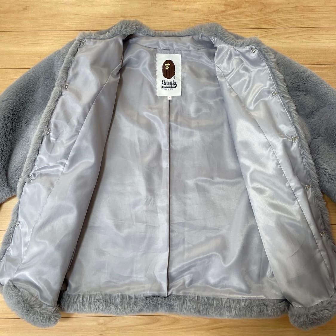 베이프 그레이 퍼 자켓 S 상품이미지3