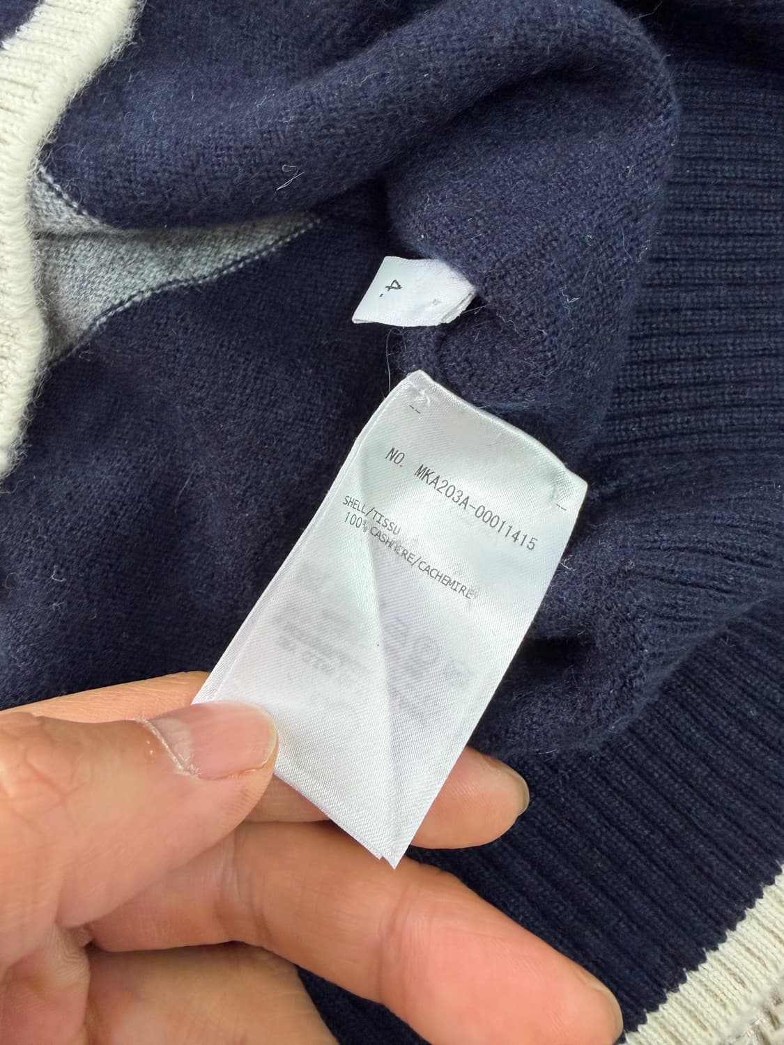 정품) 톰브라운 백로고 캐시미어100 남성니트 4 상품이미지7