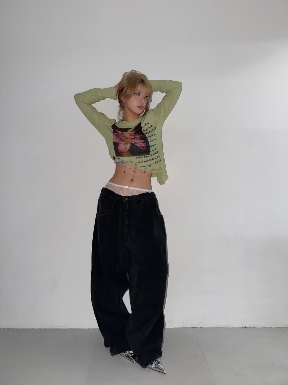 언발 컷아웃 플라워탑  상품이미지1