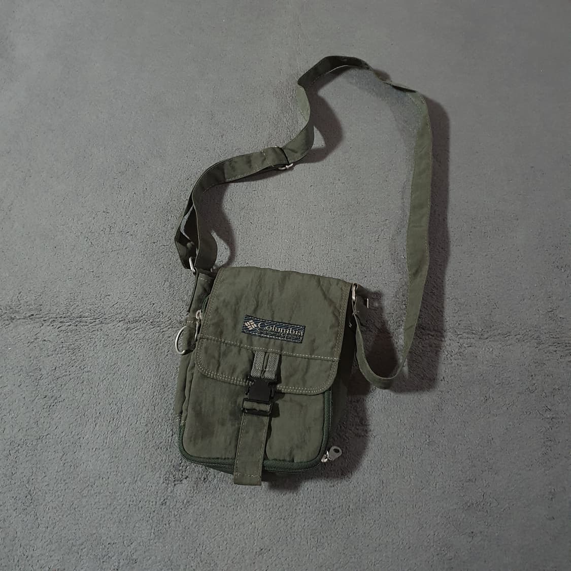 컬럼비아 90s 카키 멀티포켓 파우치백 크로스백 숄더백 상품이미지1
