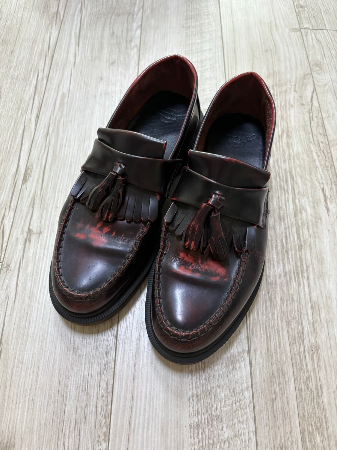 닥터마틴 아드리안 체리우드 270 상품이미지1