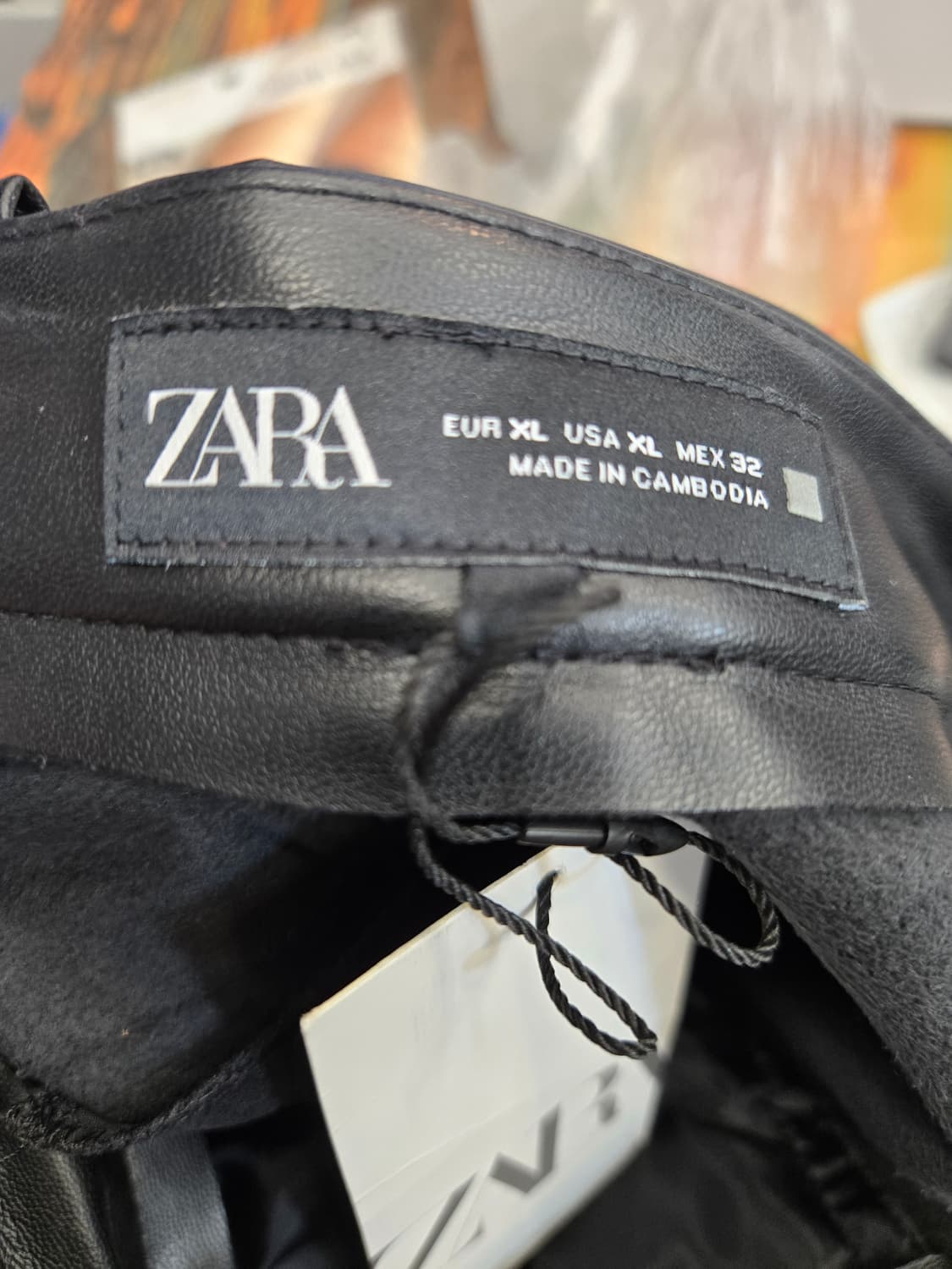 자라 블랙레더 반바지 상품이미지3