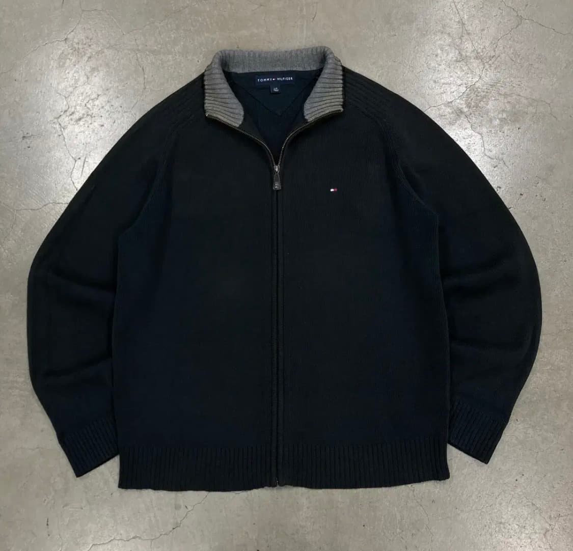 타미힐피거 차콜 블랙 컬러 스몰 로고 니트 집업 상품이미지1