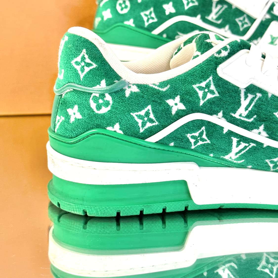 (260) 루이비통 벨벳 트레이너 스니커즈 그린 상품이미지5
