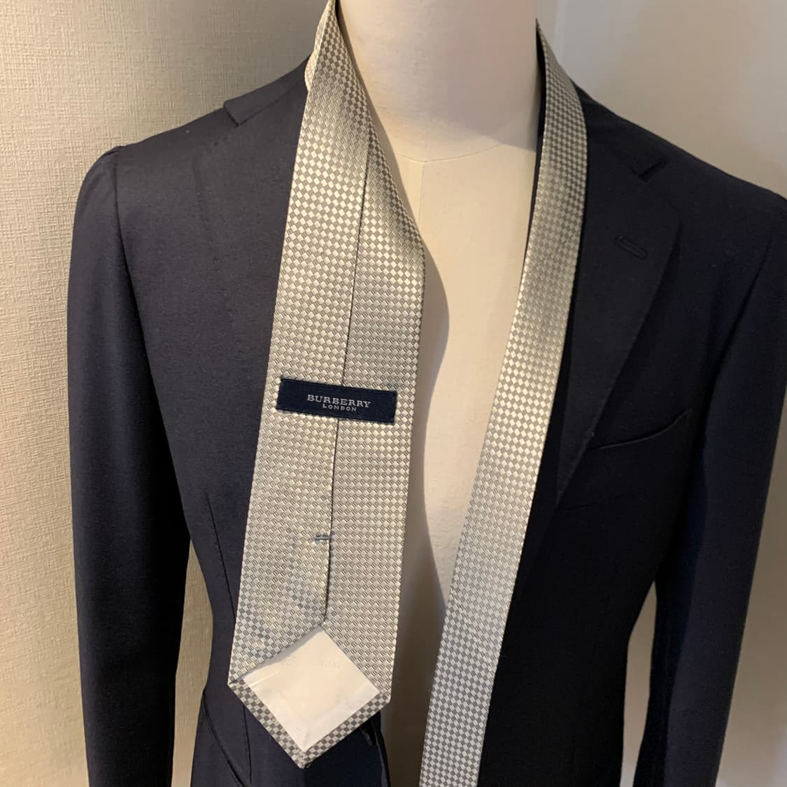 버버리(BURBERRY) 화이트컬러 체크넥타이 명품 100실크 A+등급 상품이미지2