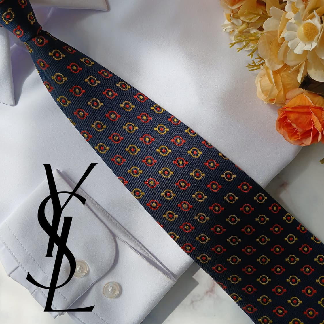 입생로랑 실크 네이비 로고 패턴 넥타이 9.8cm A등급 G29 상품이미지1