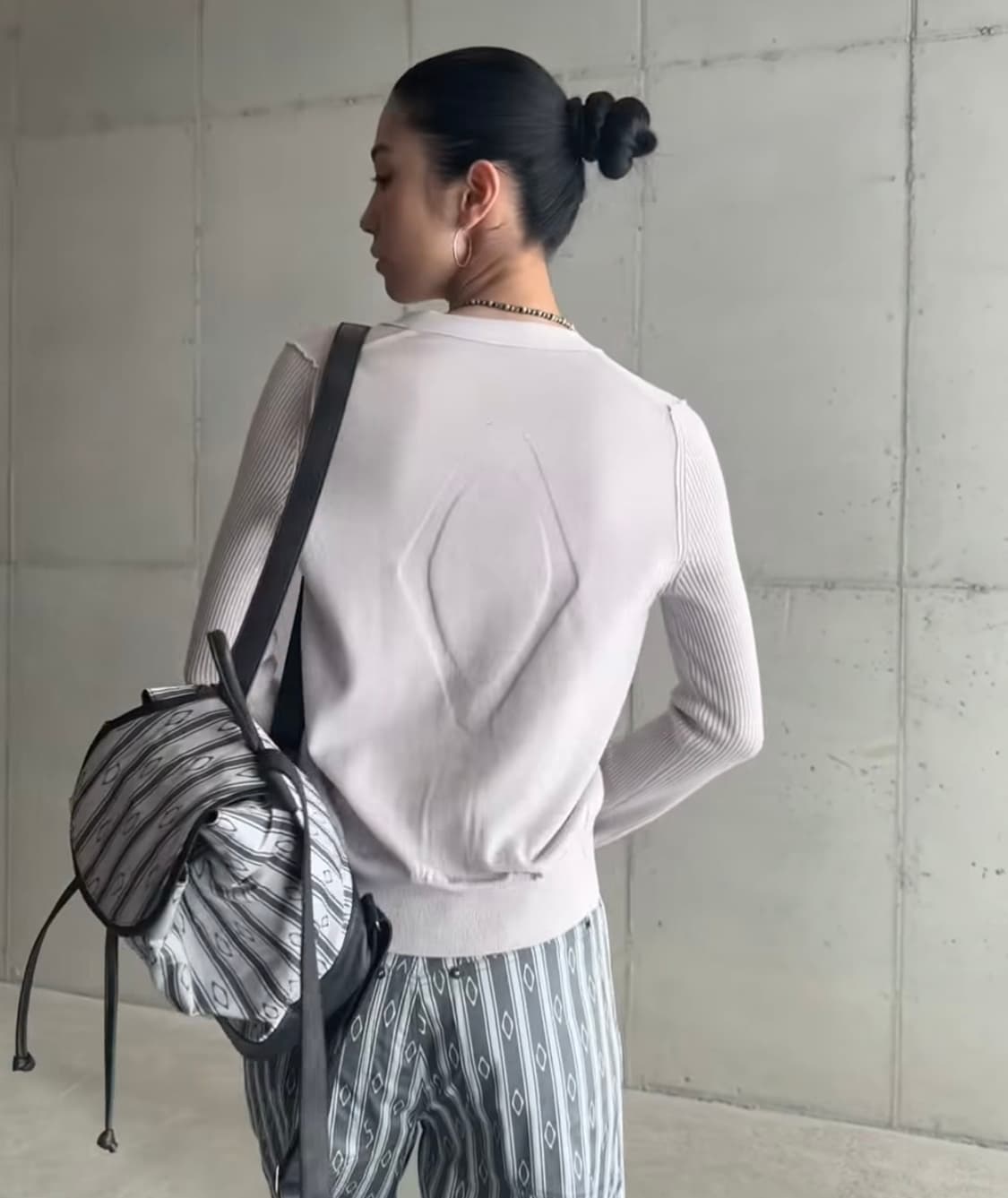 미스치프 V-NECK WOOL KNIT CARDIGAN-LIGHT PIN 상품이미지3