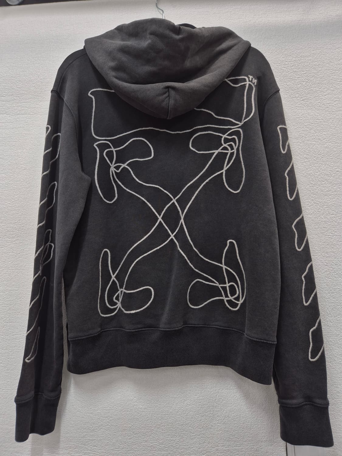 오프화이트 애로우 워싱 후드티 / M (정품) 상품이미지4