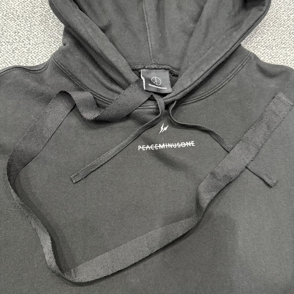 L 피스마이너스원 프라그먼트 데이지 후드 티셔츠 상품이미지7