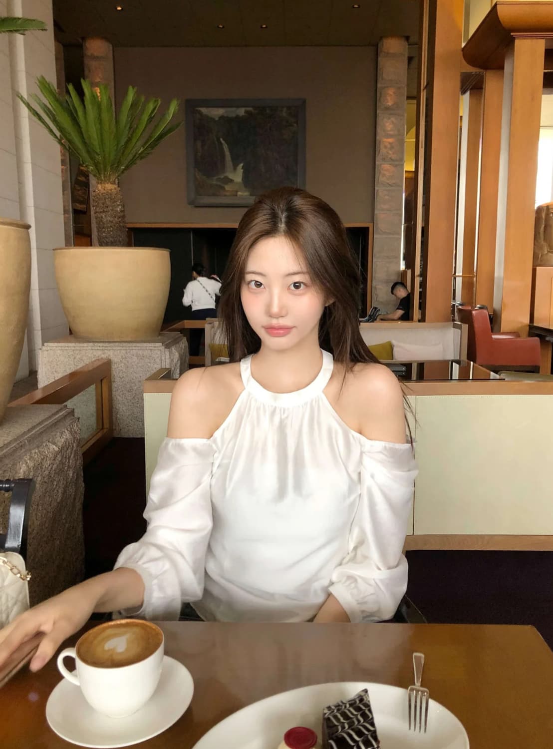 제니오 스완 홀터 블라우스 / 환승연애 현지 블라우스 상품이미지1