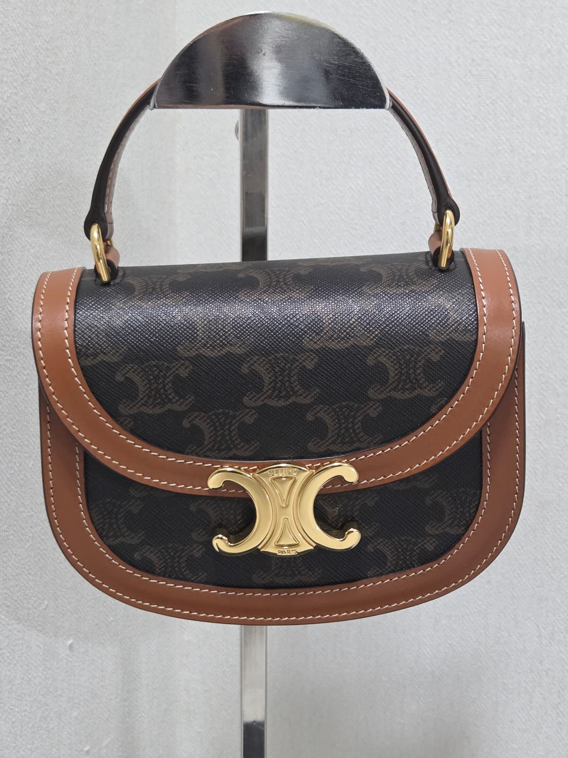 [새상품급] 셀린느 트리오페 클레아 미니 베사체 Tan 상품이미지2