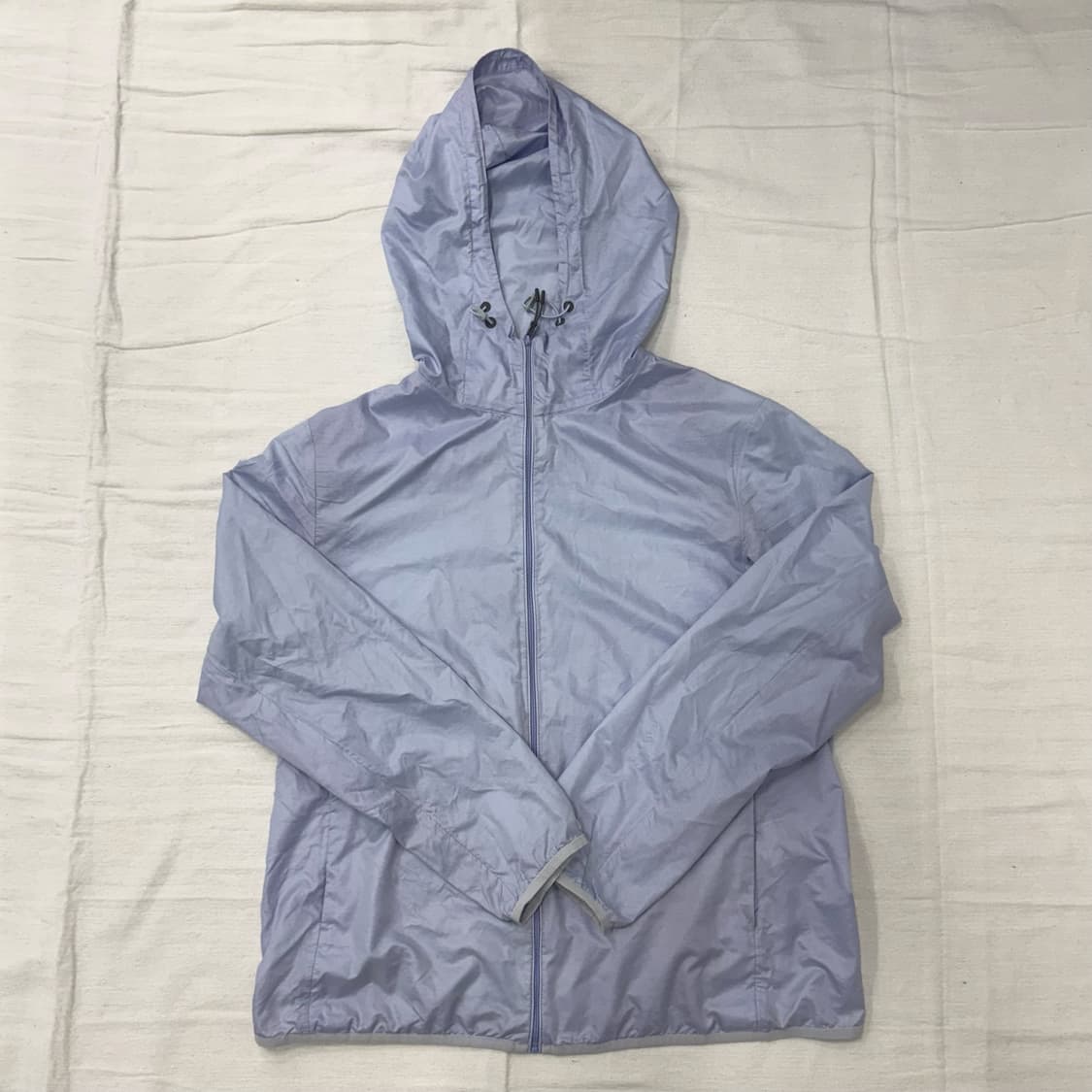 Uniqlo 라벤더블루 여성용 바람막이 상품이미지1