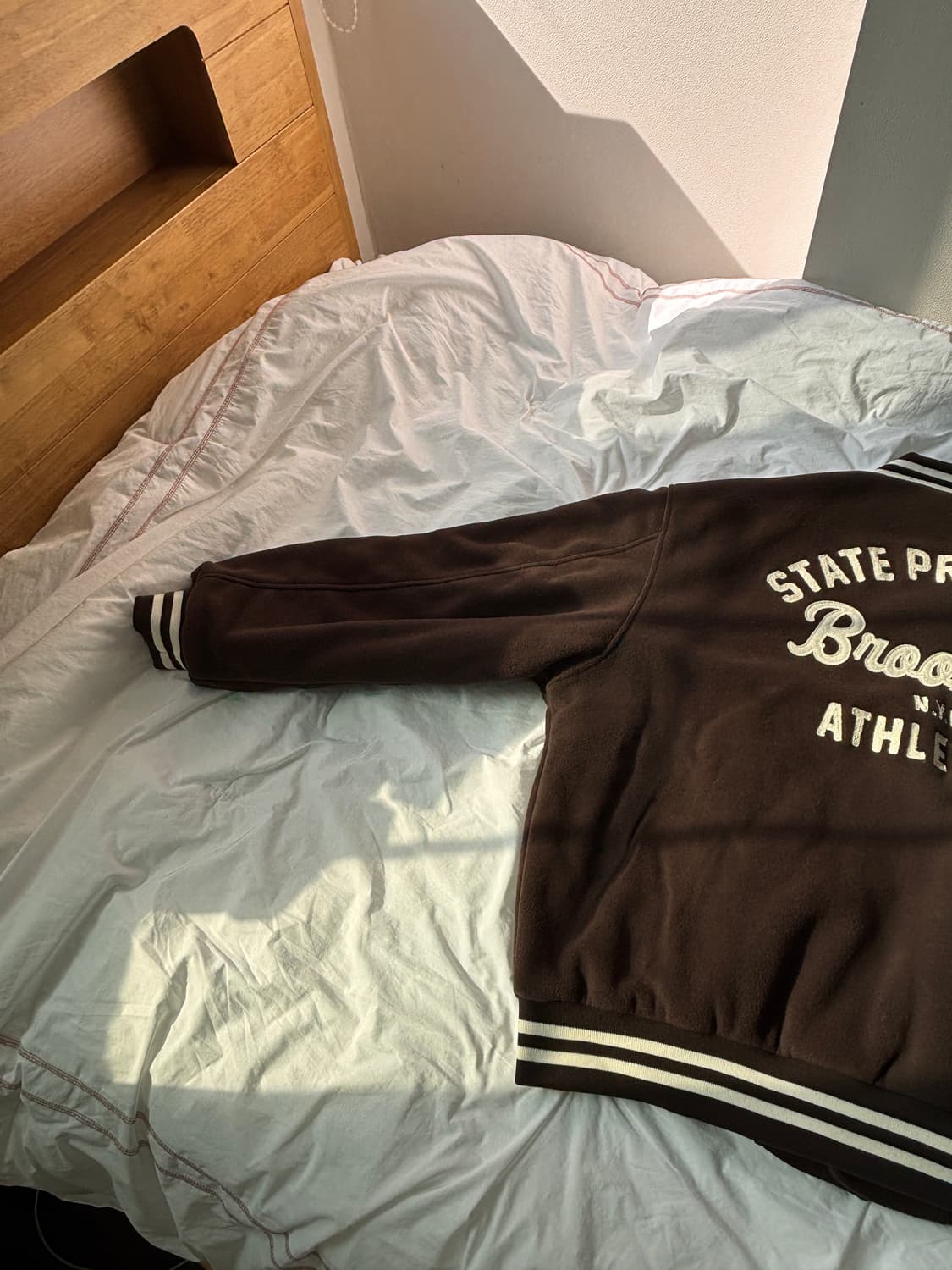 브라운 컬러감 하나 정말 잘 뽑은 스파오 바시티 자켓 L 상품이미지7