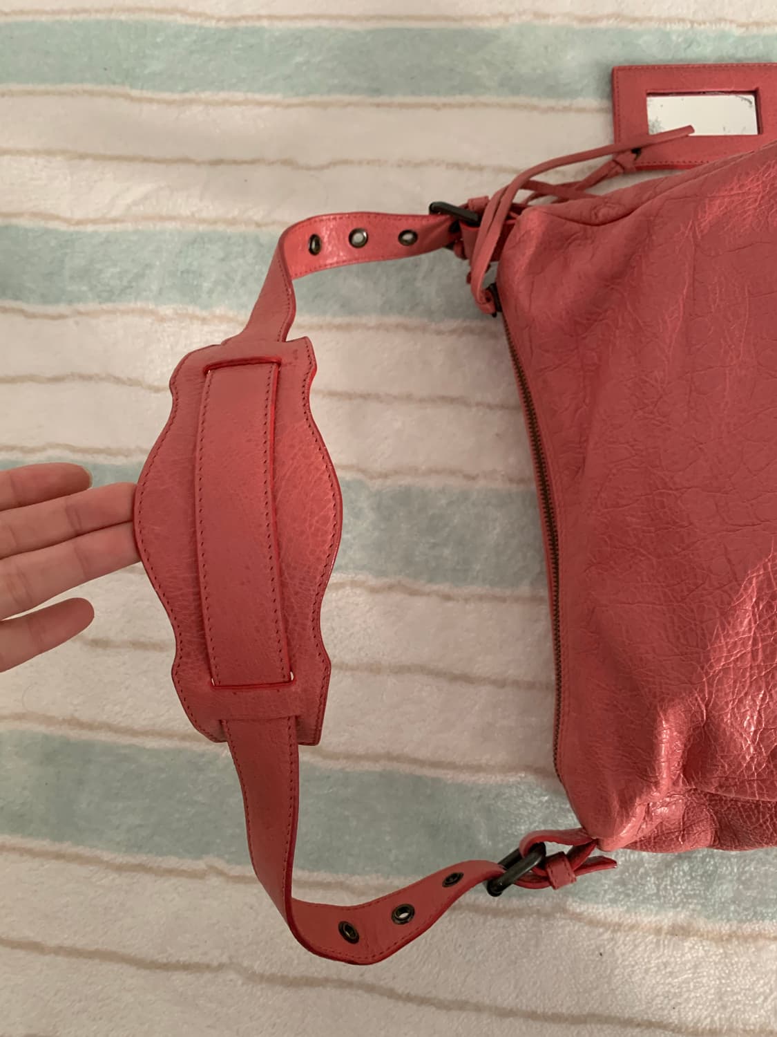 발렌시아가 모터백 숄더백 핑크 상품이미지8