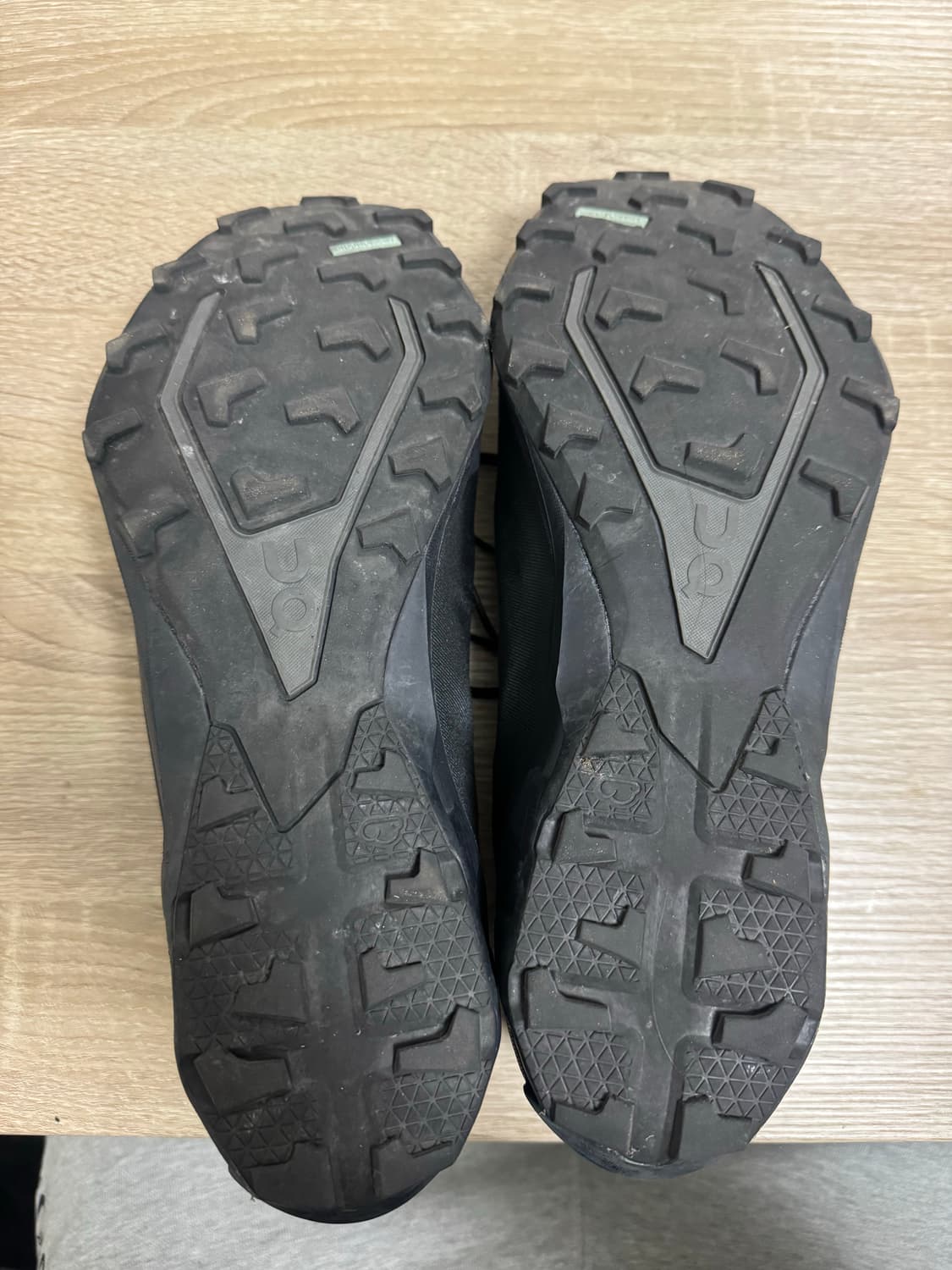 온 러닝  파프)클라우드벤쳐 피크 올 블랙295 상품이미지6