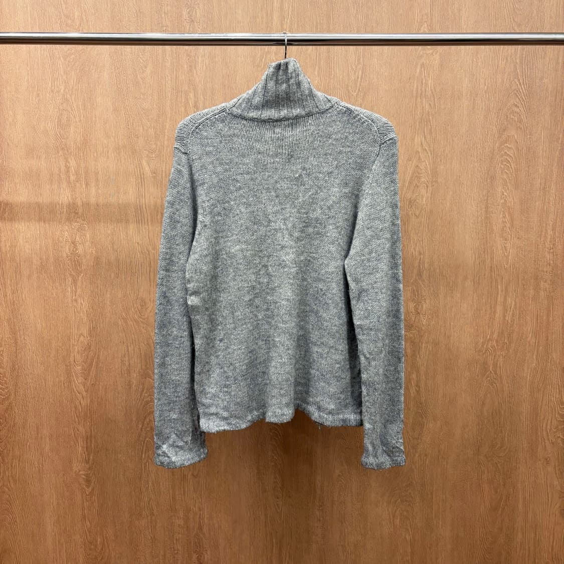 캘빈클라인 터틀넥 울 혼방 긴팔 니트 세로 골지 패턴 디테일 그레이 상품이미지3