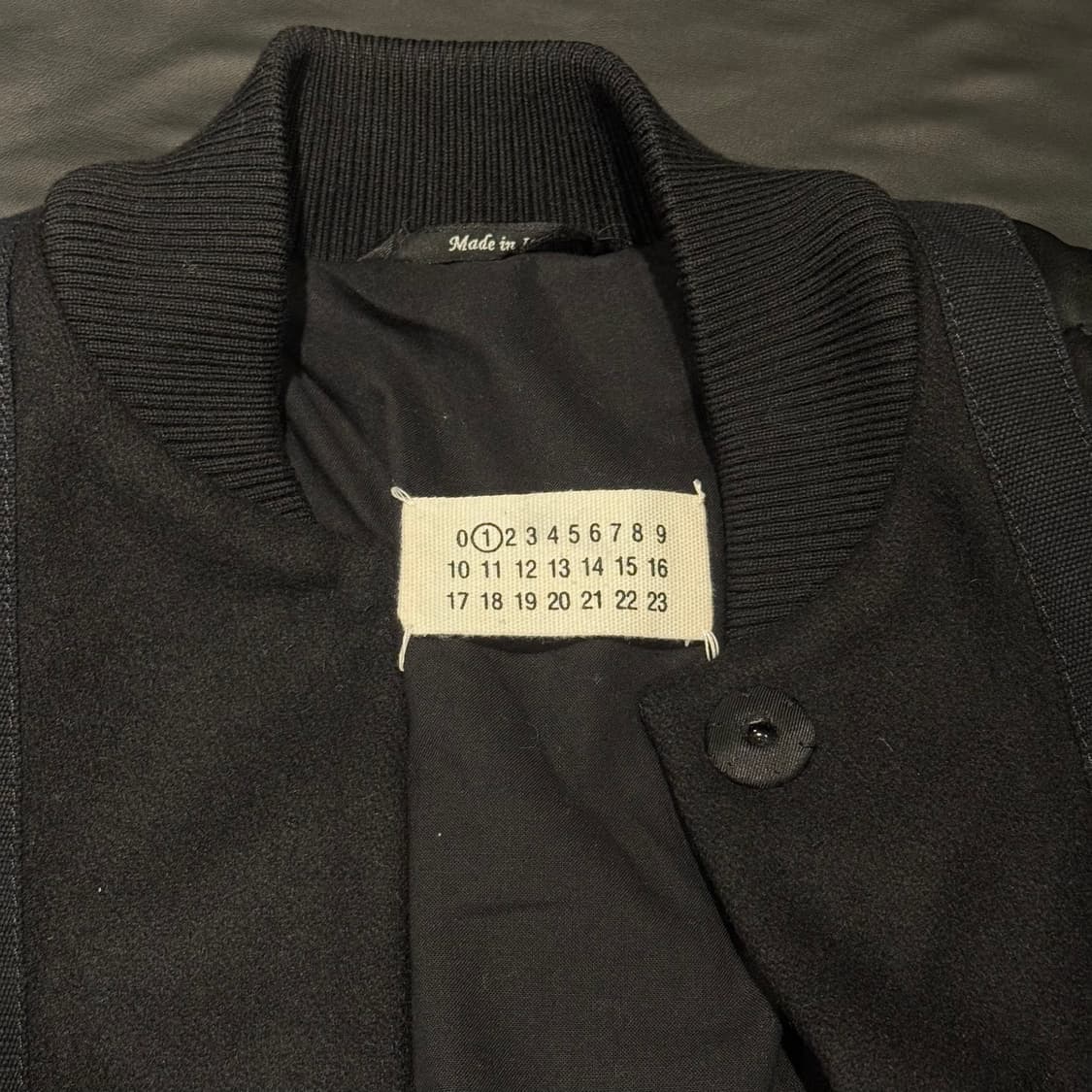 메종 마르지엘라 블랙 봄버자켓 상품이미지3