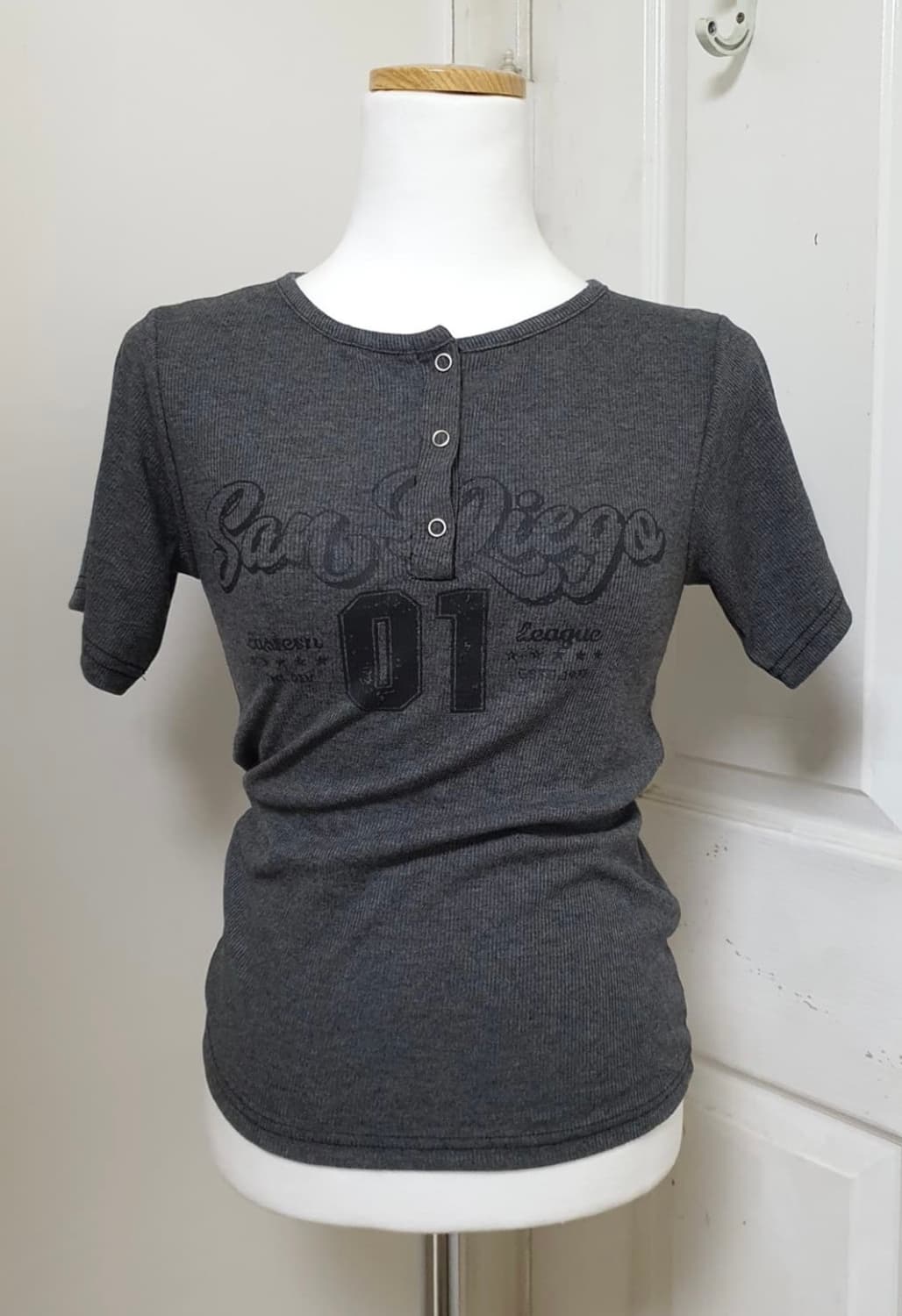빈티지 y2k 단추 카라 골지 반팔티 차콜 상품이미지2