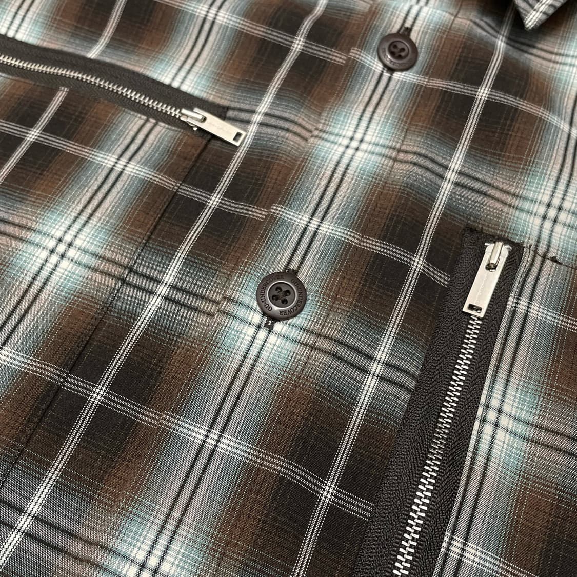 언더커버 (Undercover) 상품이미지3