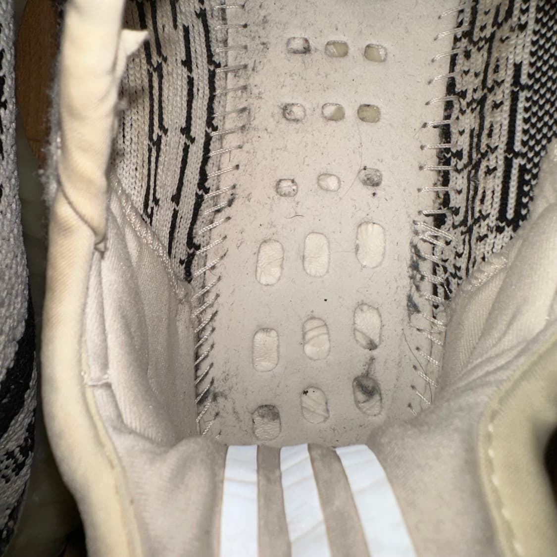 [Yeezy] 이지부스트 350 V2 지브라 260 상품이미지9