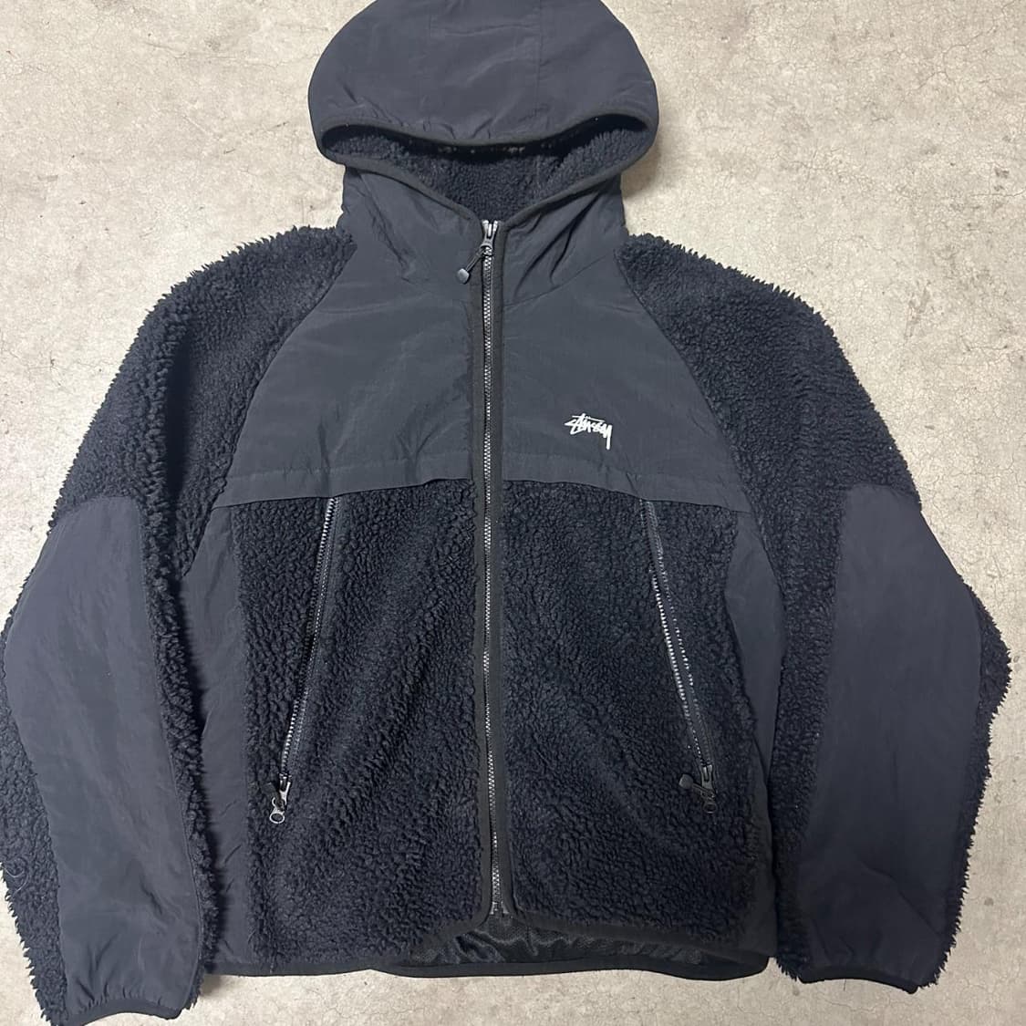 스투시 쉐르파 패널드 후드 자켓 블랙 상품이미지1