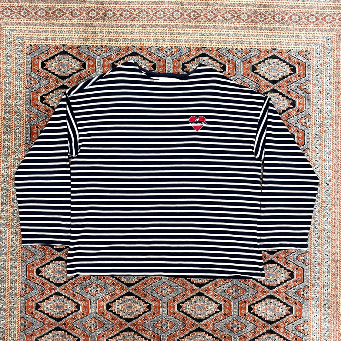 비욘드클로젯 로맨틱 자수로고 네이비 스트라이프 티셔츠 남성S 상품이미지1