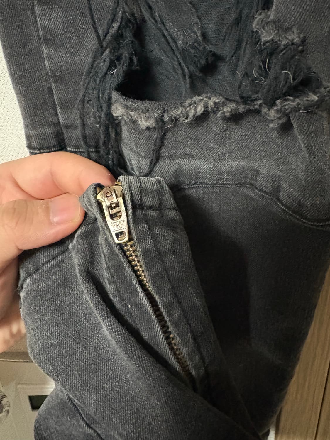 ROUVRSTAG 블랙 데미지 워싱진 M 사이즈 상품이미지5