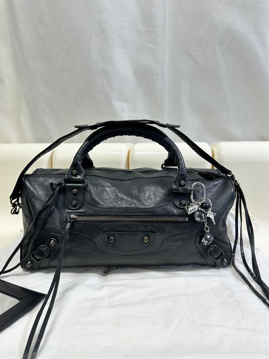 [A 정품] 발렌시아가 시티 모터백 트위기 블랙 상품이미지7