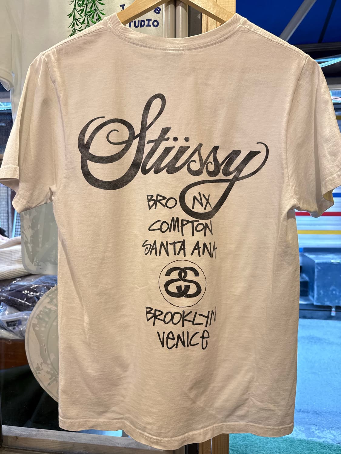 스투시 월드투어 화이트 반팔티 상품이미지6