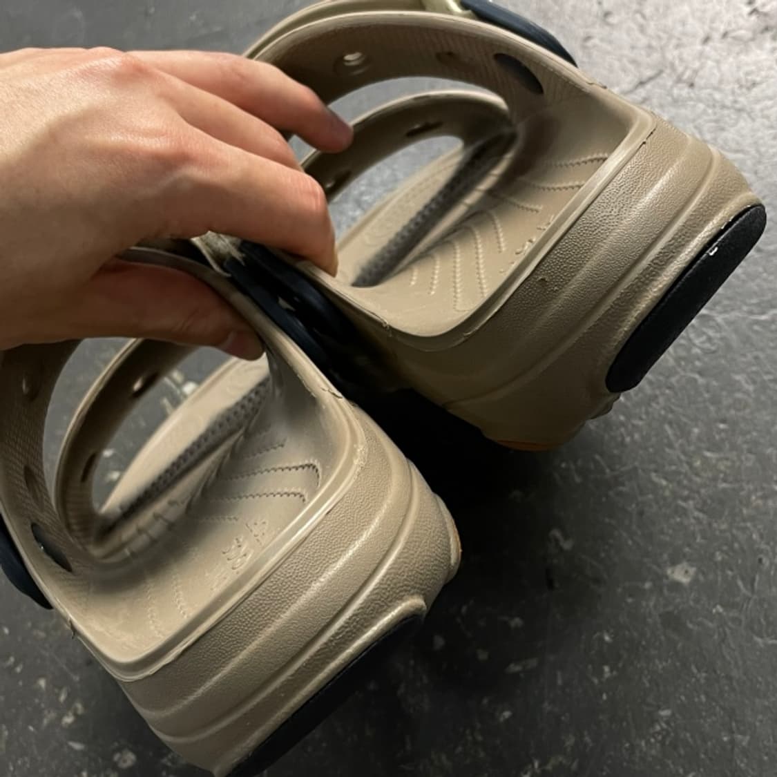 250 크록스 올터레인 샌들 상품이미지4