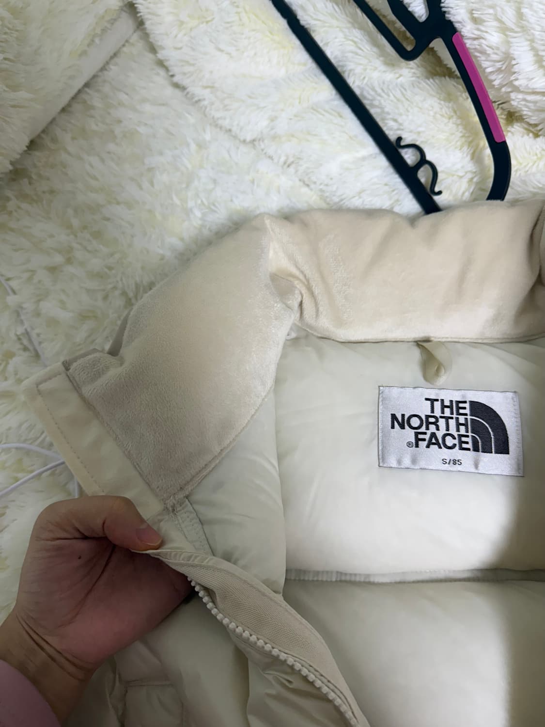 노스페이스 화이트 라벨 노벨티 눕시 다운 베스트 크림 (NV1DP80J) 상품이미지4