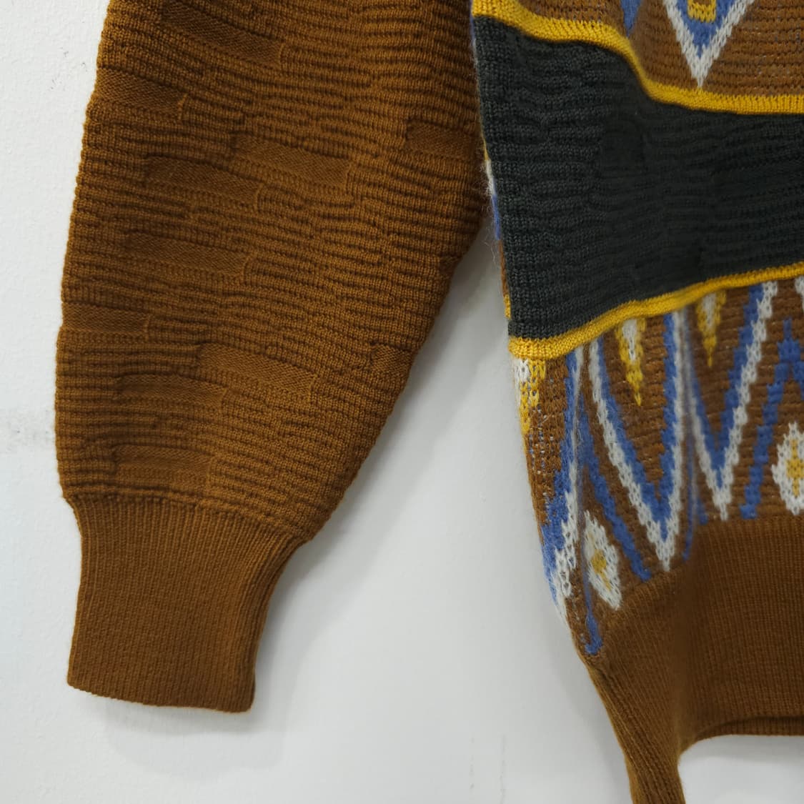 란셀 울혼방 브라운 패턴니트 상품이미지4