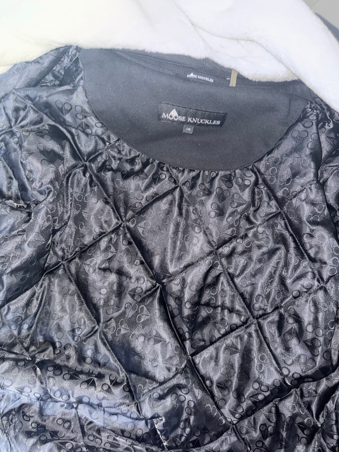 무스너클 버니스웨터 블랙 L사이즈 상품이미지2