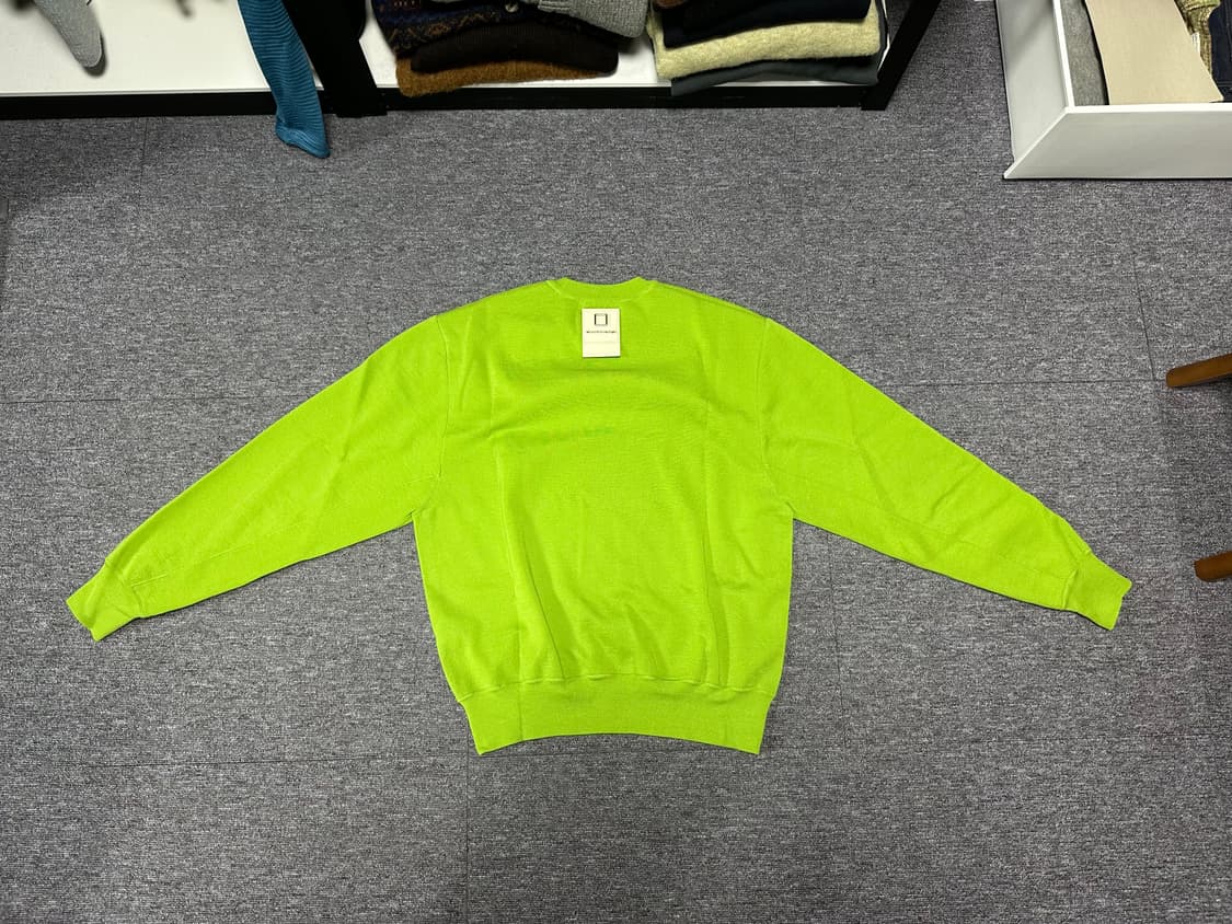 우영미 형광 그린 니트 상품이미지2