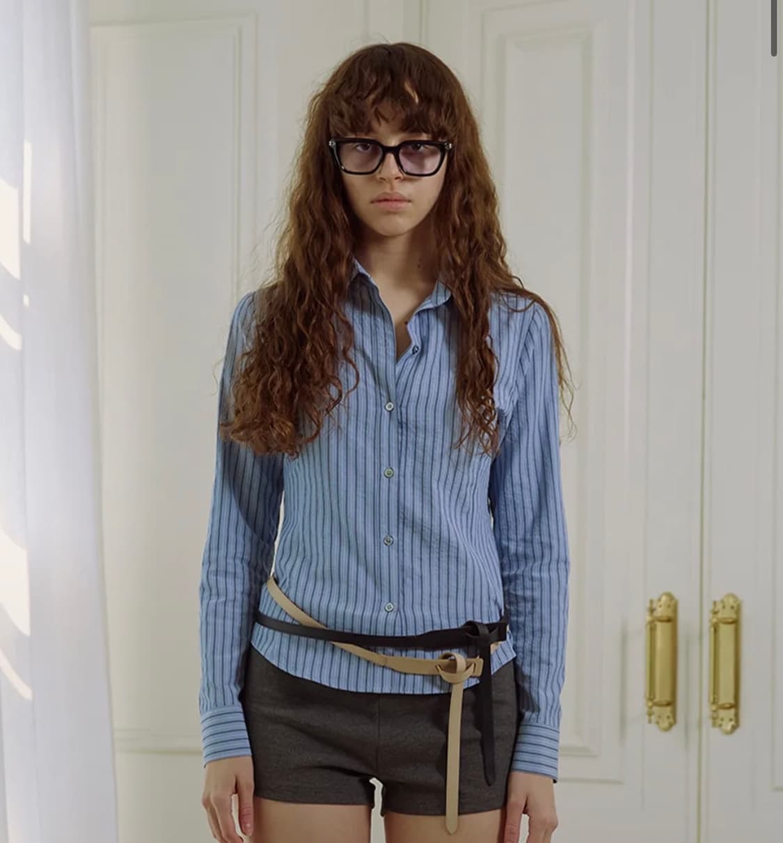 더포르타 스트라이프 버튼 슬림 셔츠 상품이미지1