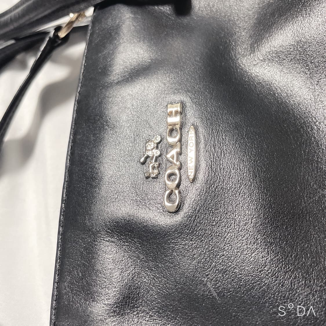 코치 숄더백 블랙 상품이미지3