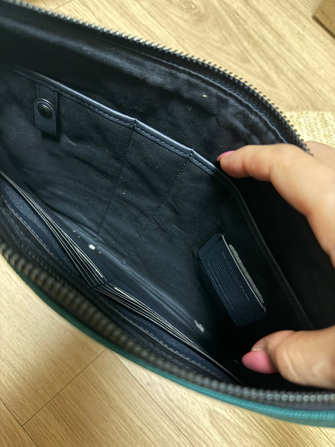 coach 클러치 상품이미지2