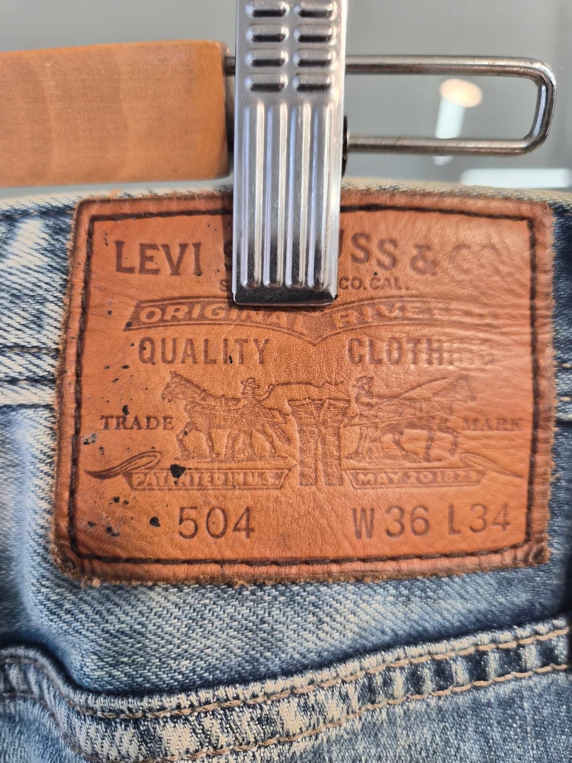 36) 리바이스 504 더티워싱 데님 팝니다 상품이미지4