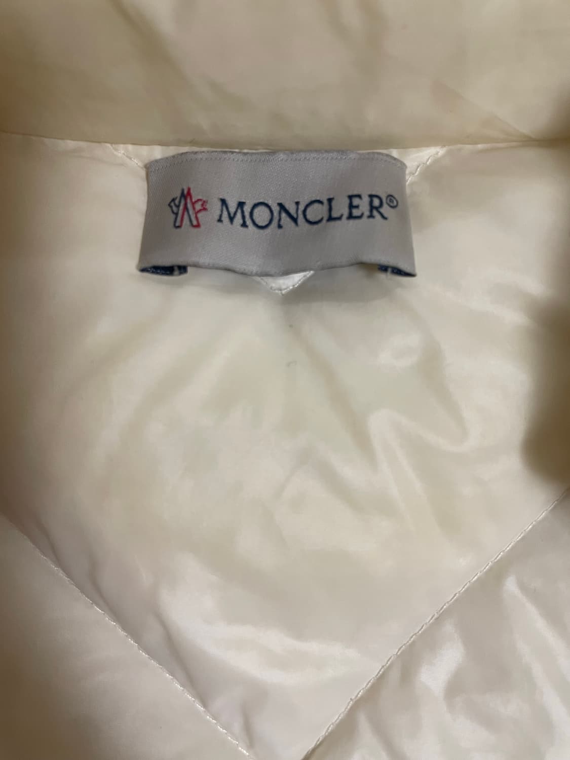 몽클레어 경량패딩 상품이미지3