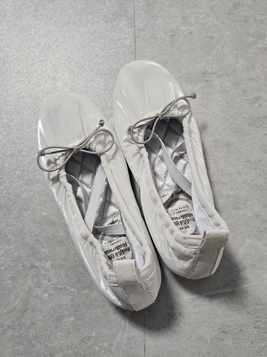 락피쉬웨더웨어 스크런치 패딩 플랫 235 상품이미지1