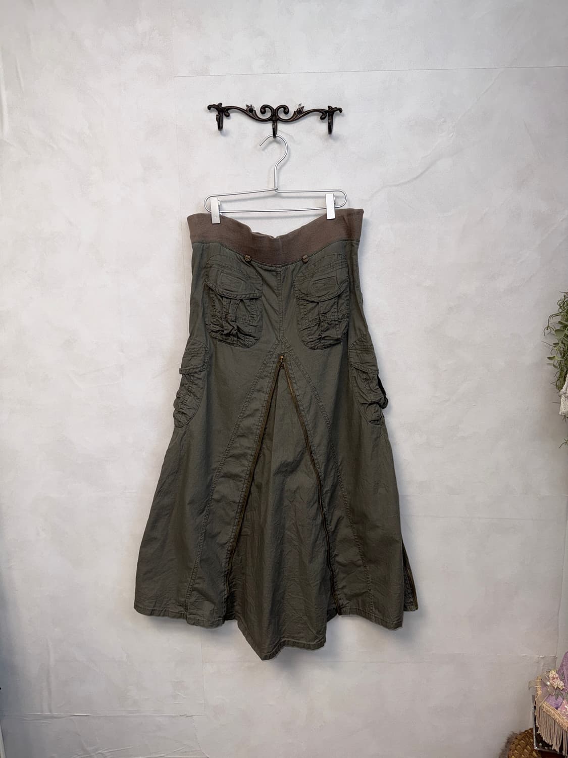 Khaki brown grunge zipper cargo maxi sk 상품이미지3