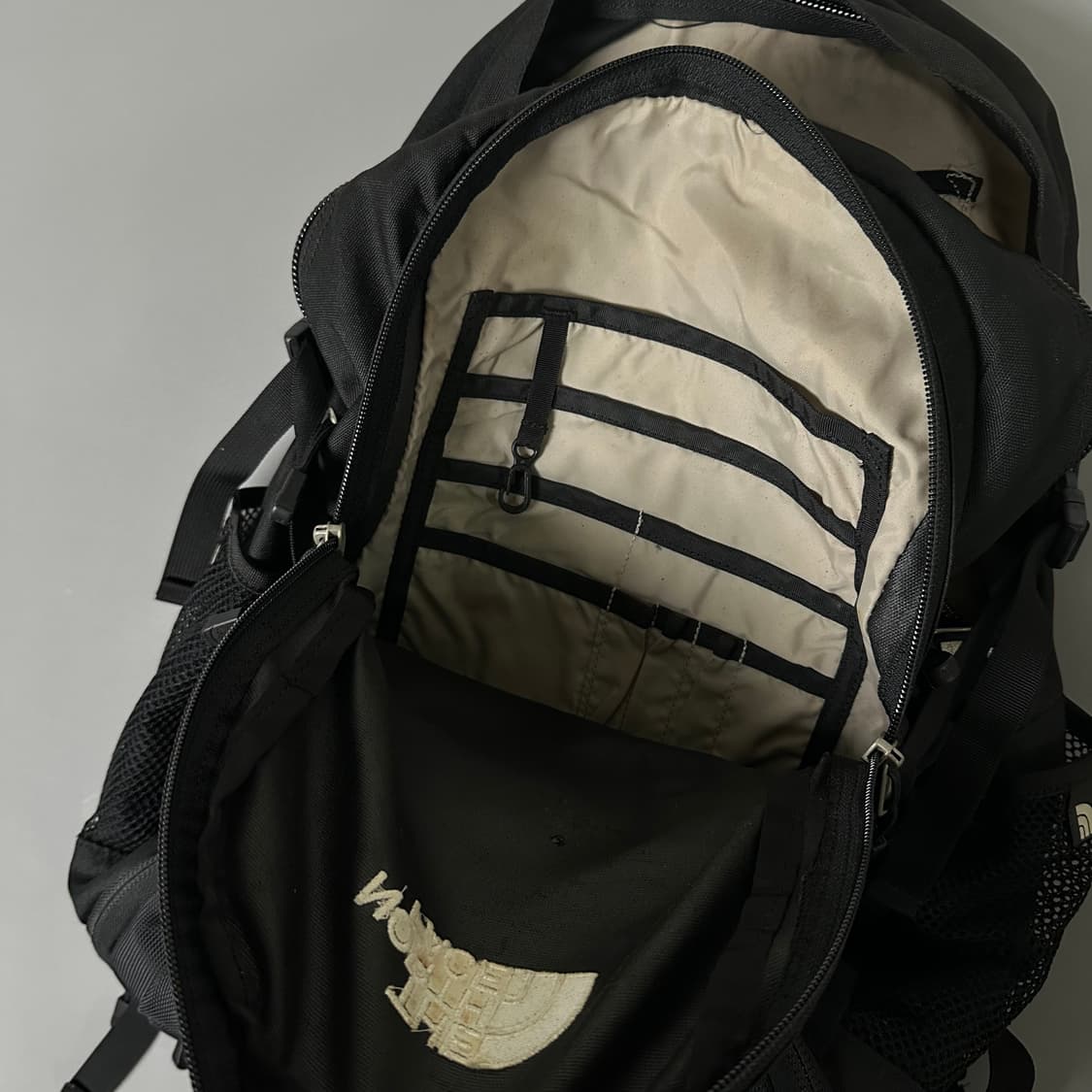 노스페이스 스위퍼 SWEEPER 백팩 가방 블랙  [013106] 상품이미지4