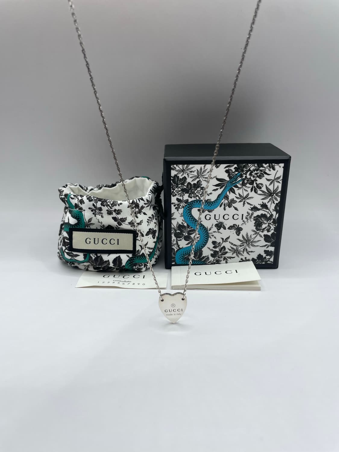 구찌 목걸이 트레이드마크 하트 펜던트 네크리스 상품이미지1