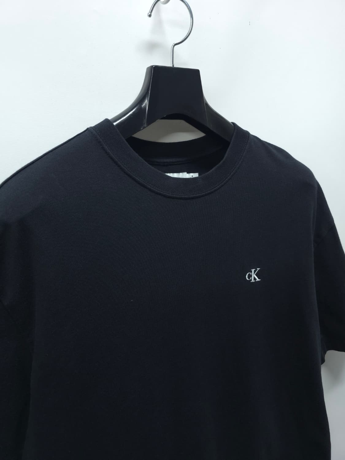 캘빈클라인 cK 로고 자수 블랙 반팔 라운드 티셔츠(100~105) 상품이미지6